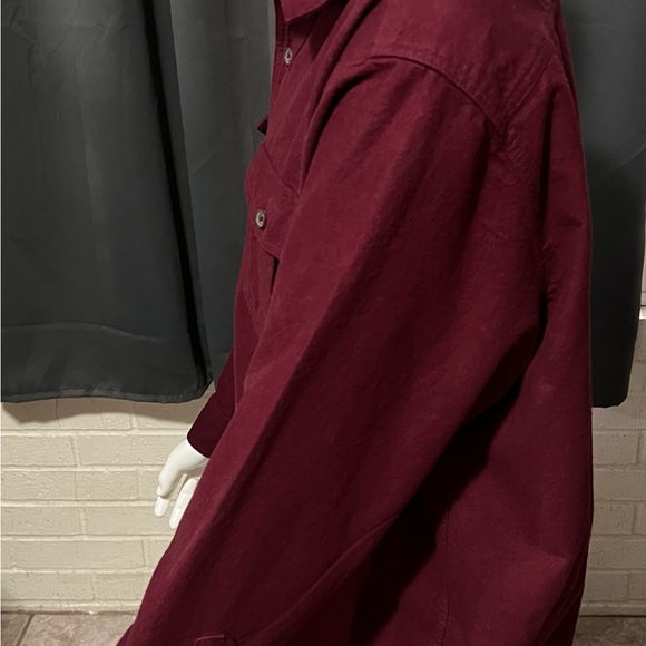 Men's Ridgecut Casual Button-Down Shirt in Burgundy - Picture 4 of 10